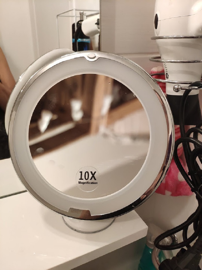 Miroir grossissant 10x avec Lumières LED Beautural
