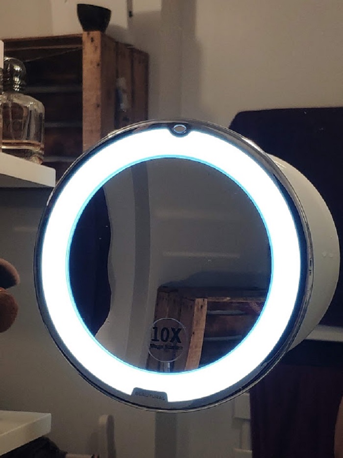 Miroir grossissant 10x avec Lumières LED Beautural