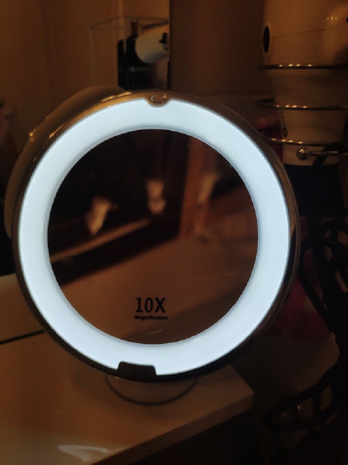 Miroir grossissant 10x avec Lumières LED Beautural